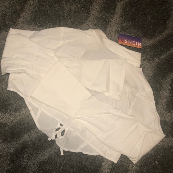 ALL WHITE SHEIN FRONT CUT OUT CROP TOP - Picture 4 of 6